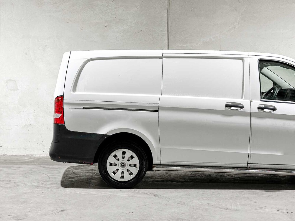 Mercedes-Benz Vito 111 CDI Lang Bestelauto van Het Jaar Editie 114pk 2017 Bedrijfswagen, V-815-GK