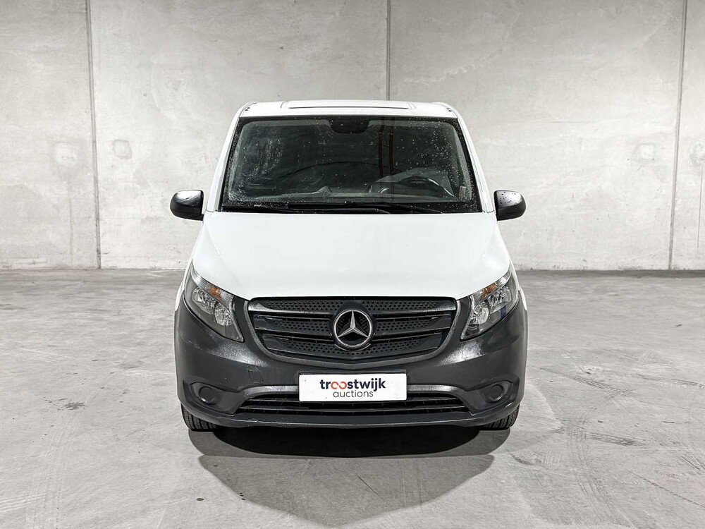 Mercedes-Benz Vito 111 CDI Lang Bestelauto van Het Jaar Editie 114pk 2017 Bedrijfswagen, V-815-GK