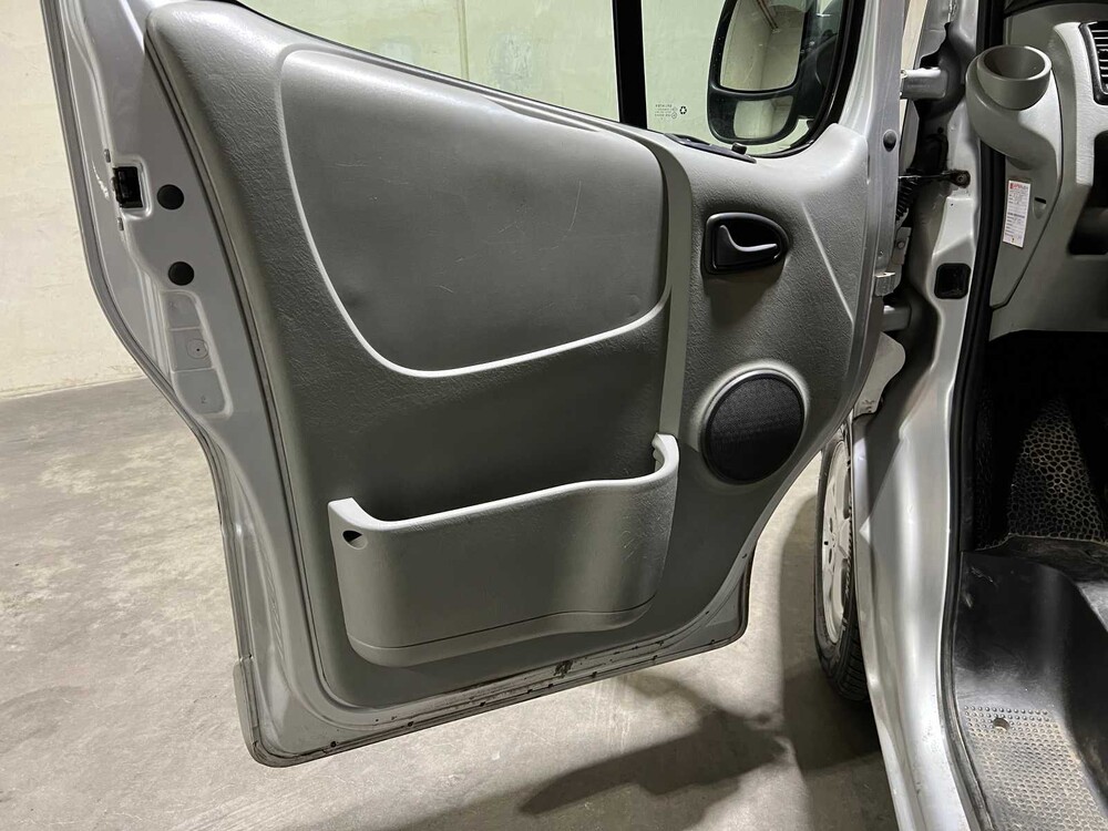 Renault Trafic 2.0 dCi T29 L2H1 DC 114pk 2008, 67-VTN-4 Bedrijfswagen