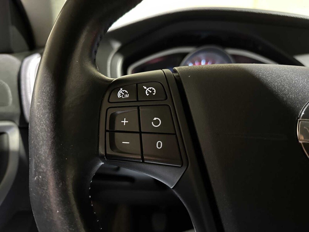 Volvo V40 1.6 T3 Kinetic 150pk 2012, 53-XVV-5