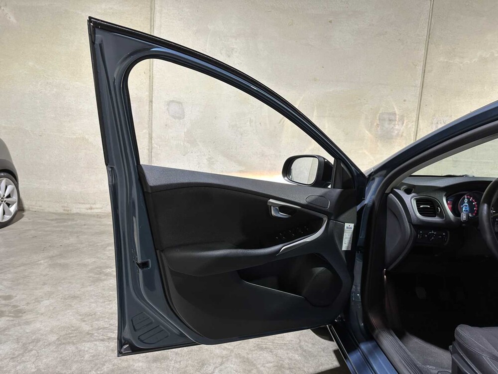 Volvo V40 1.6 T3 Kinetic 150pk 2012, 53-XVV-5