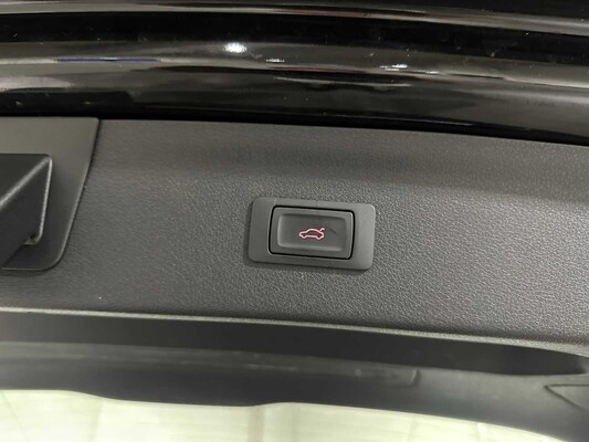 Audi RSQ3 2.5 TFSI Quattro Pro Line Plus 340pk 2015, NL-Kenteken