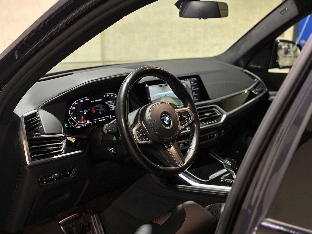 BMW X7 M50i 4.4 V8 High Executive M-Sport 530PS 2021 G07, P-038-DK