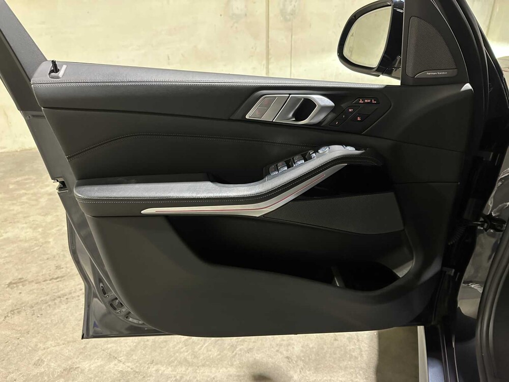 BMW X7 M50i 4.4 V8 High Executive M-Sport 530PS 2021 G07, P-038-DK