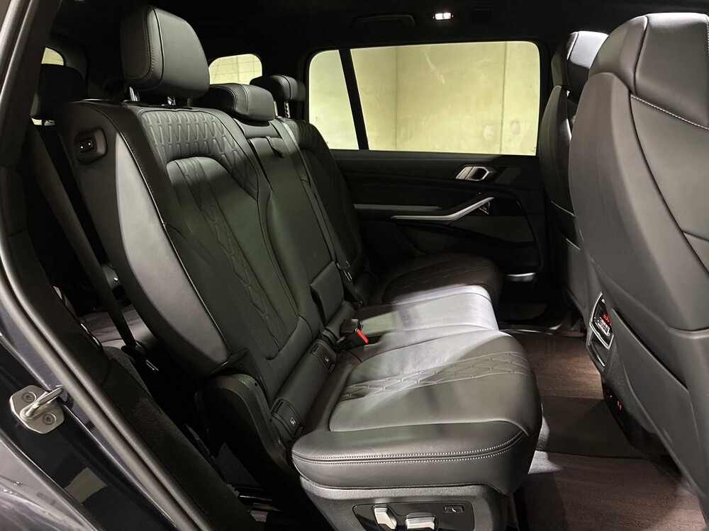 BMW X7 M50i 4.4 V8 High Executive M-Sport 530PS 2021 G07, P-038-DK