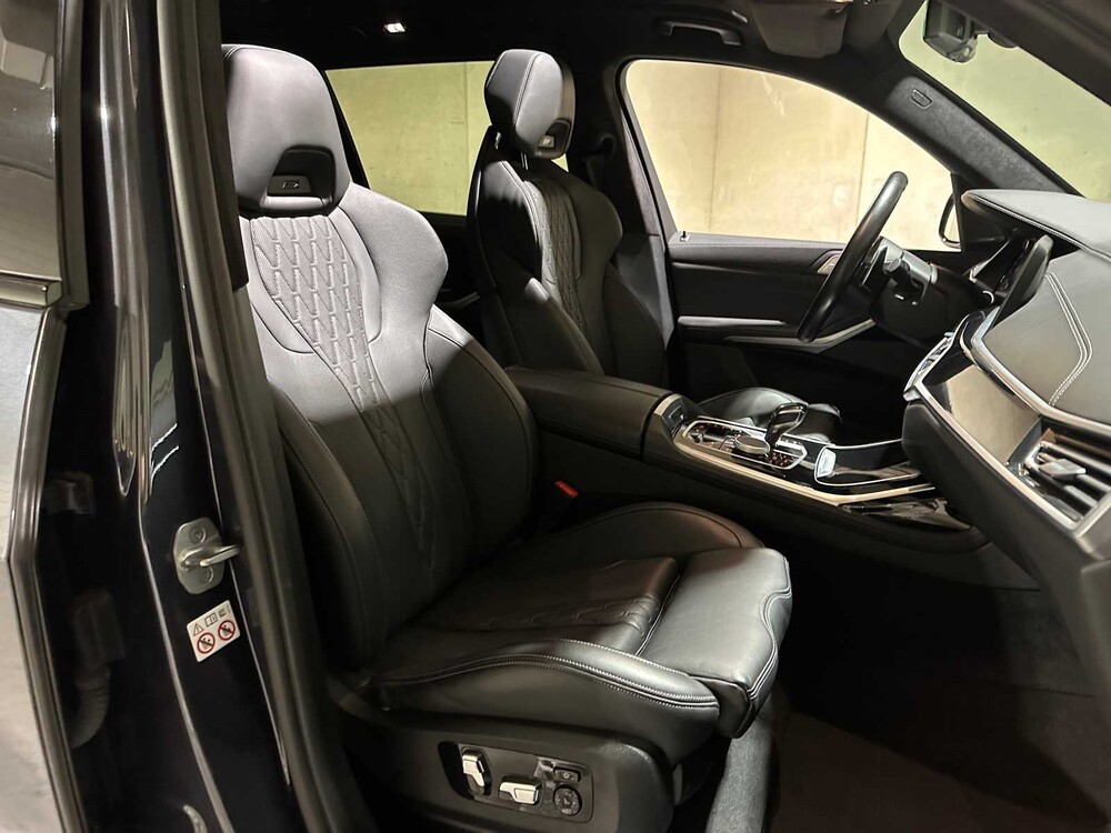 BMW X7 M50i 4.4 V8 High Executive M-Sport 530PS 2021 G07, P-038-DK