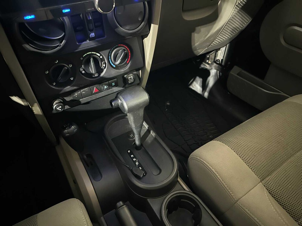 Jeep Wrangler Unlimited 3.8 Sahara 199PS 2007, 45-NHZ-8 Youngtimer