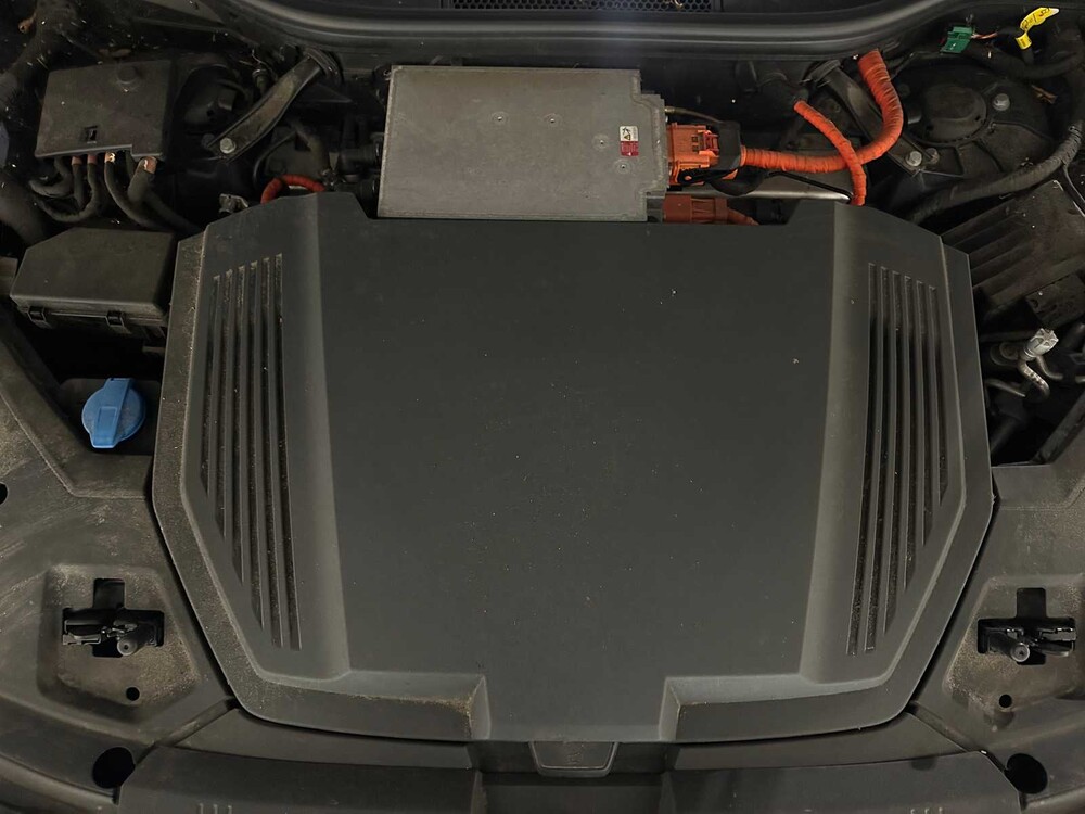 Audi e-tron 55 Quattro Advanced Pro Line Plus 95 kWh 360PS 2018, J-190-NN