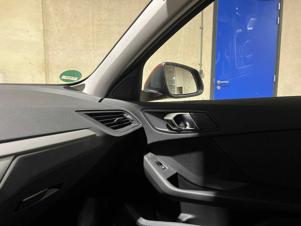 BMW 118i Business Edition 136PS 2022 (Original-NL) 1er F40, P-486-BZ