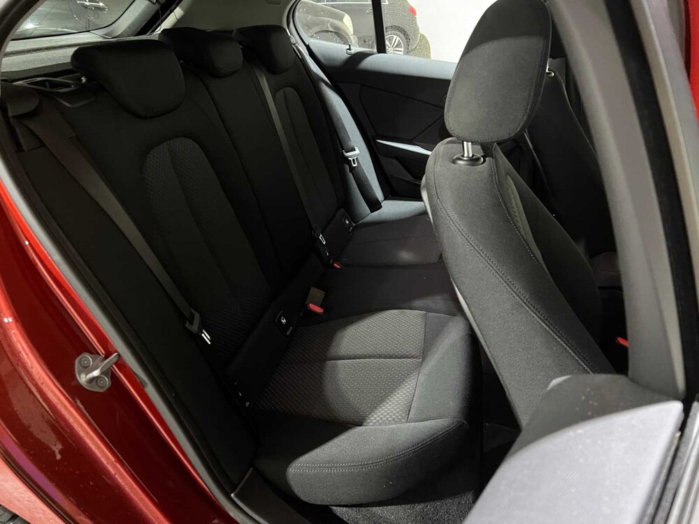 BMW 118i Business Edition 136PS 2022 (Original-NL) 1er F40, P-486-BZ