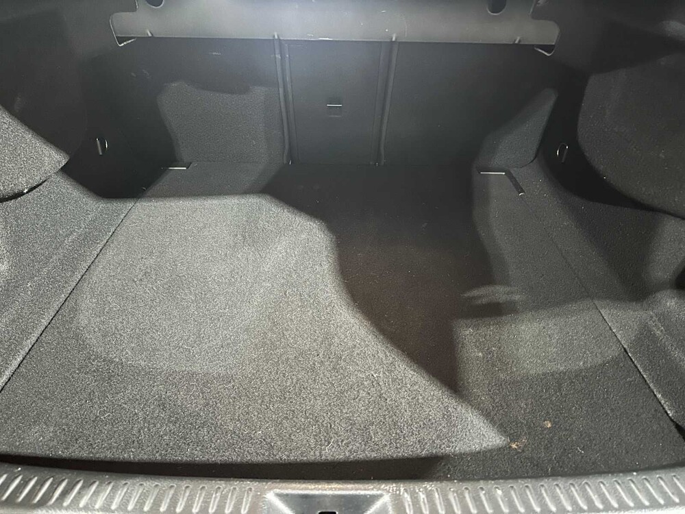 Mercedes-Benz A180 Limousine Premium Plus 136PS 2020, R-276-VV