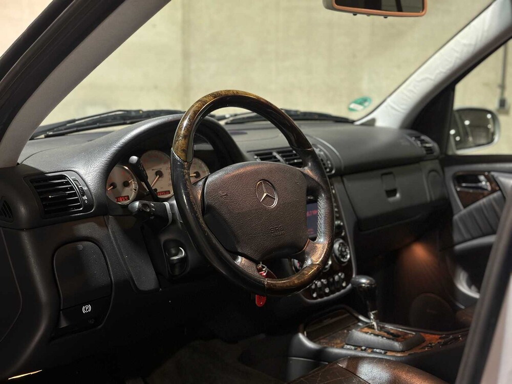 Mercedes-Benz ML55 AMG 5.5 V8 (MwSt) 347PS 2003 M-Klasse, NL-Kennzeichen Youngtimer