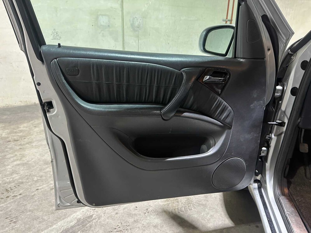 Mercedes-Benz ML55 AMG 5.5 V8 (MwSt) 347PS 2003 M-Klasse, NL-Kennzeichen Youngtimer