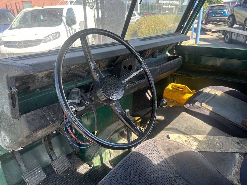 Land Rover 109