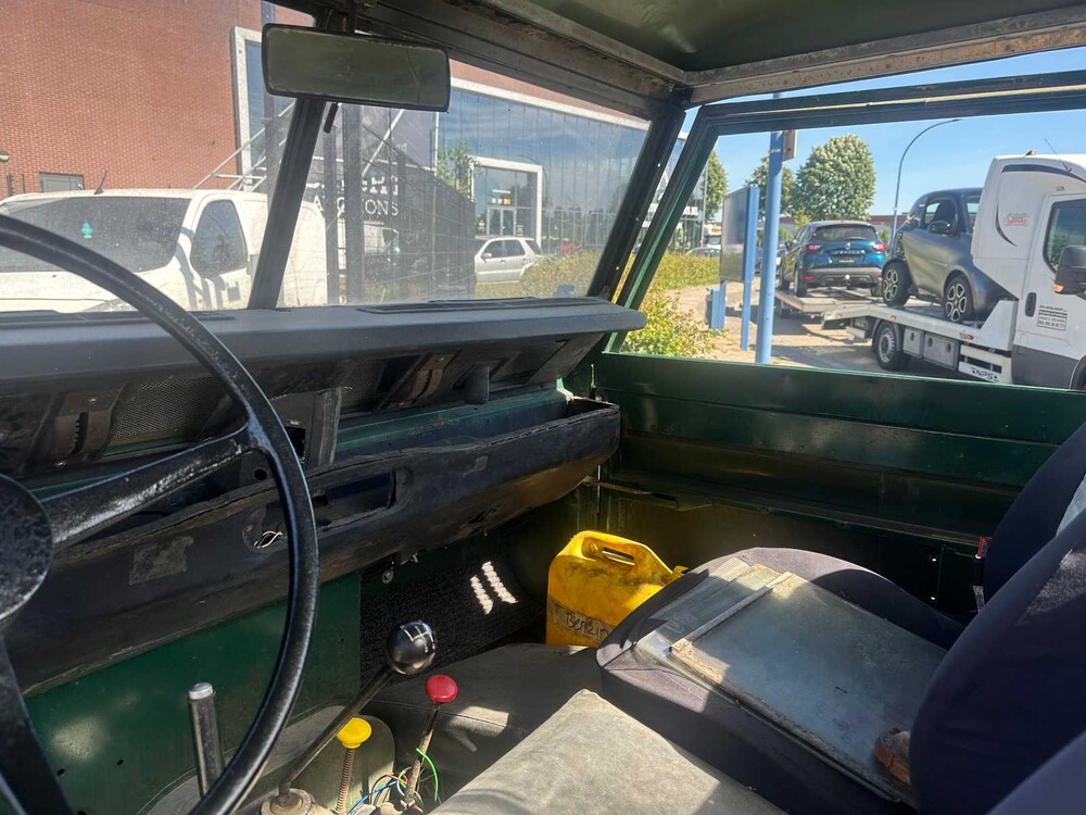 Land Rover 109