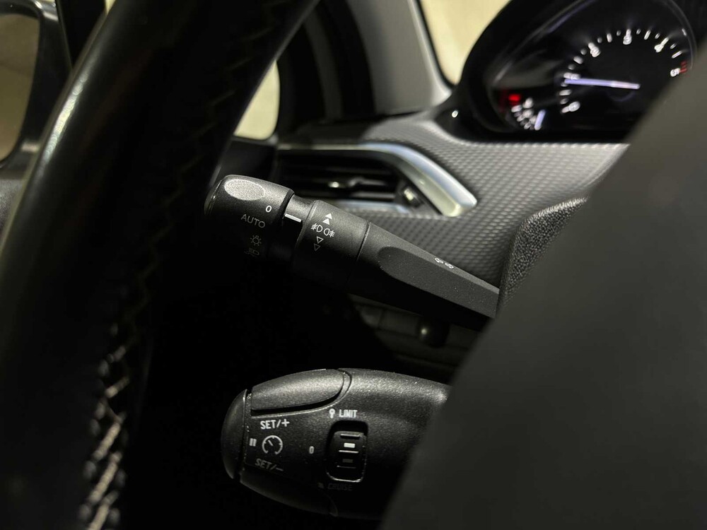 Peugeot 208 1.6 BlueHDi Blue Lease Premium 99pk 2015, HS-789-P