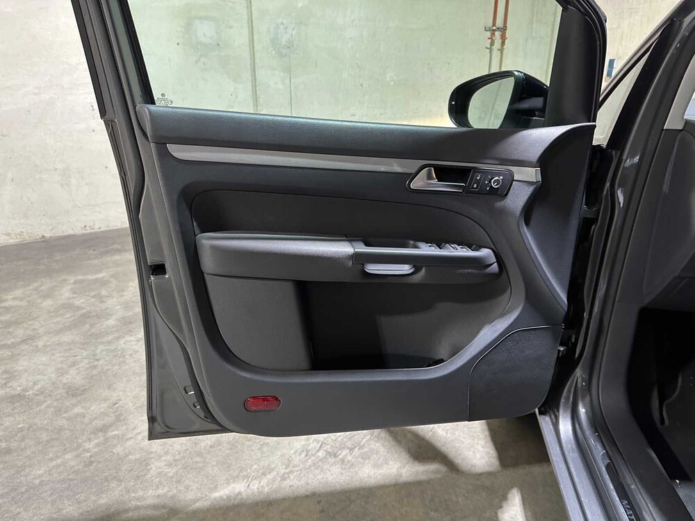 Volkswagen Touran 1.4 TSI Comfortline 7-Pers 140pk 2013, 8-TGK-22