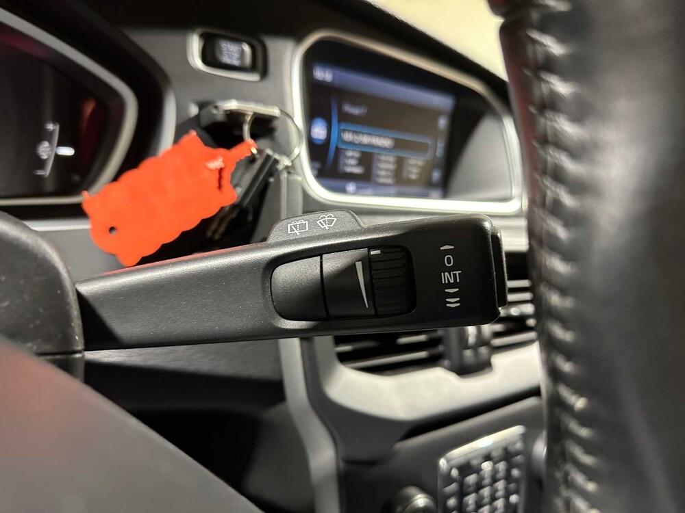 Volvo V40 1.6 T3 Kinetic 150pk 2012, 53-XVV-5