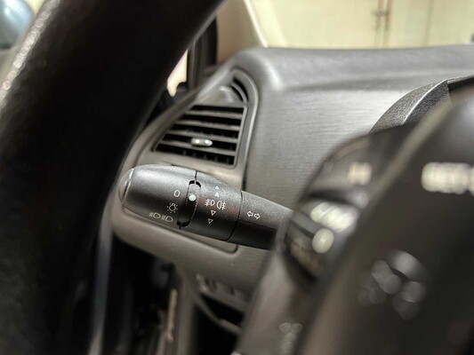 Citroen C4 1.6-16V Ligne Business 109hp 2007, 79-XR-PR