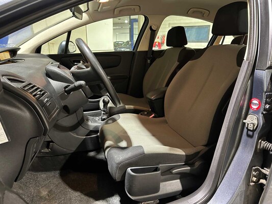 Citroen C4 1.6-16V Ligne Business 109hp 2007, 79-XR-PR