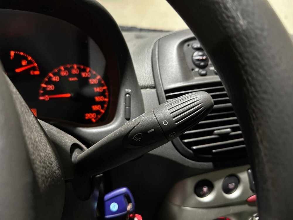 Fiat Punto 1.2 GO! 60pk 2002, 26-JP-LG