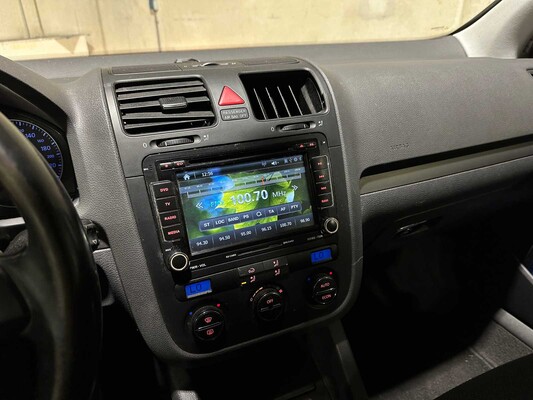Volkswagen Golf 1.6 FSI Comfortline 116hp 2005, 01-PZ-RK 