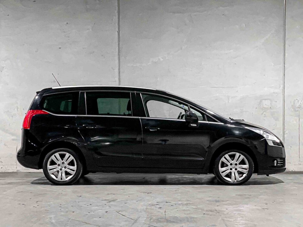 Peugeot 5008 1.6 THP GT 7p. 156pk 2011, 72-NXP-2