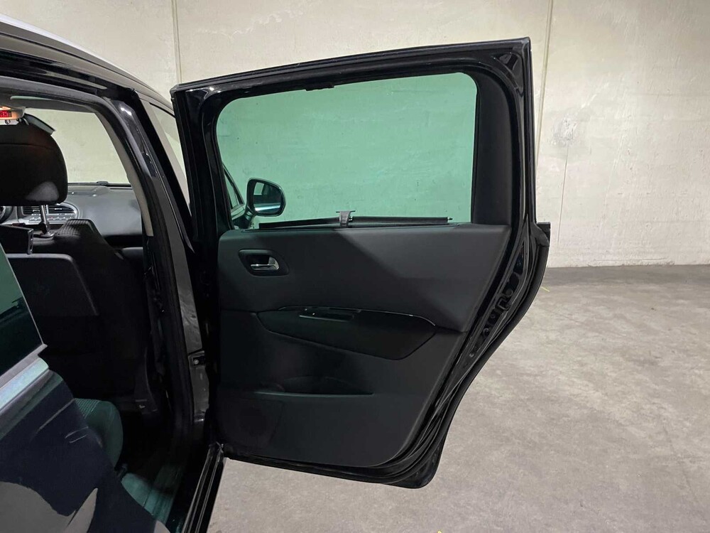 Peugeot 5008 1.6 THP GT 7p. 156pk 2011, 72-NXP-2