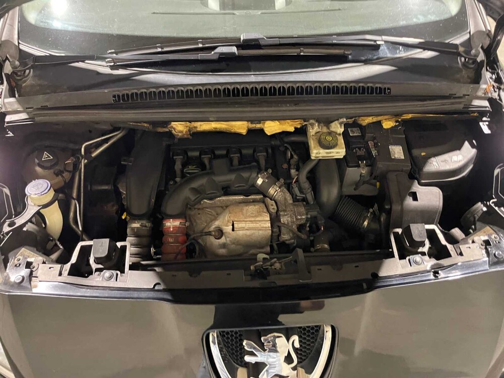 Peugeot 5008 1.6 THP GT 7p. 156pk 2011, 72-NXP-2