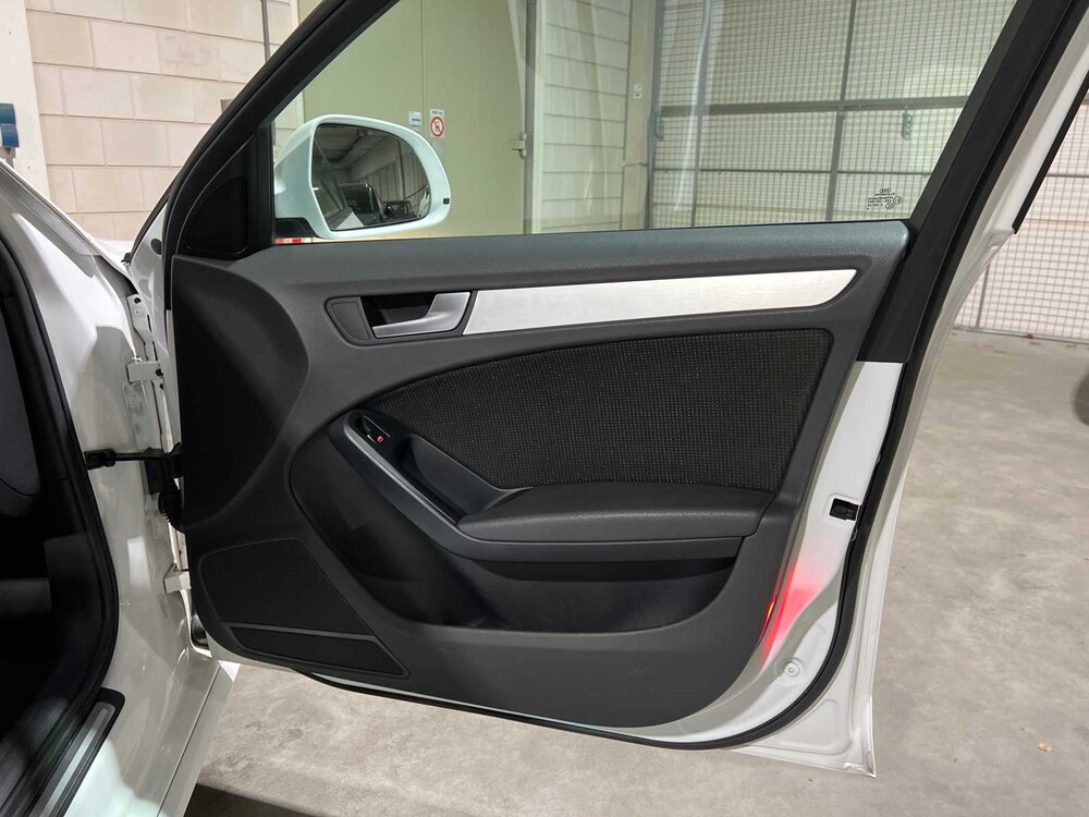 Audi A4 Avant 2.7 TDI Pro Line S 190pk 2009, XF-734-H