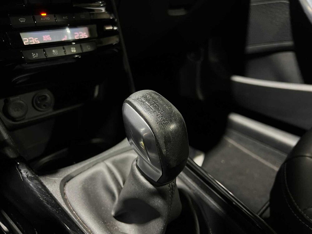 Peugeot 2008 1.2 PureTech Allure 110pk 2018, SG-848-G