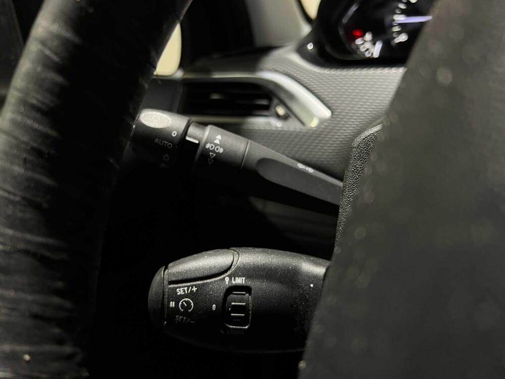 Peugeot 2008 1.2 PureTech Allure 110pk 2018, SG-848-G