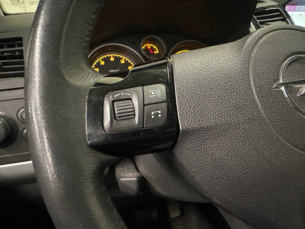 Opel Zafira 1.8 Edition 140pk 2011, 06-RGP-3