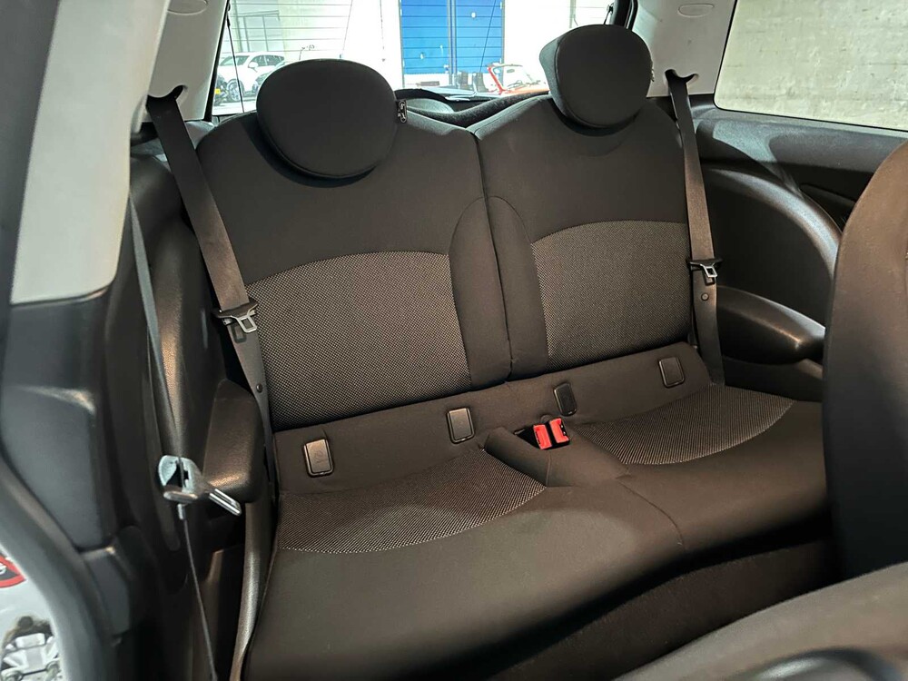 Mini Cooper Pepper 1.6 120pk 2007, 34-ZB-BB Youngtimer