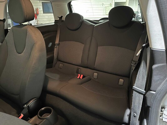 Mini Cooper Pepper 1.6 120hp 2007, 34-ZB-BB Youngtimer