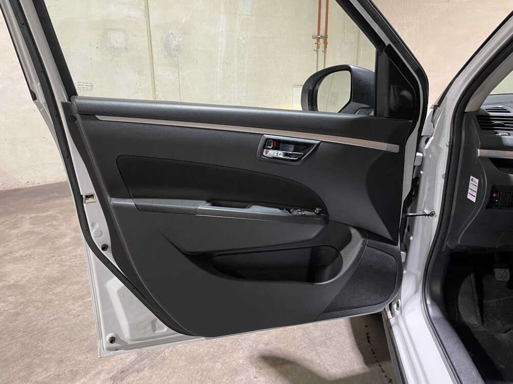 Suzuki Swift 1.2 Summer EASSS 94pk 2012, 29-XNN-5