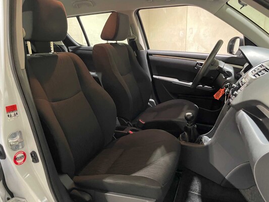 Suzuki Swift 1.2 Summer EASSS 94hp 2012, 29-XNN-5