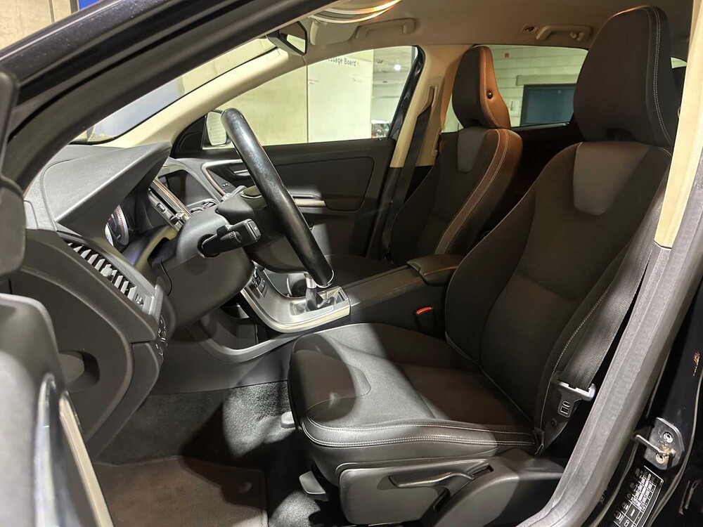 Volvo XC60 2.0 D4 5-Cilinder Momentum 163pk 2012, KT-999-X