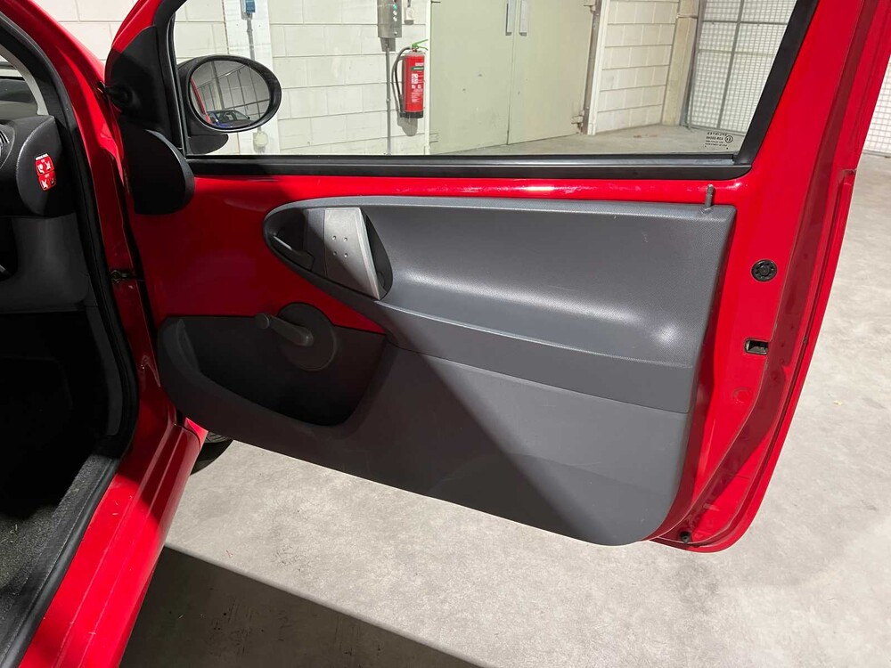 Toyota Aygo 1.0-12V 68pk 2006, 69-SV-DF