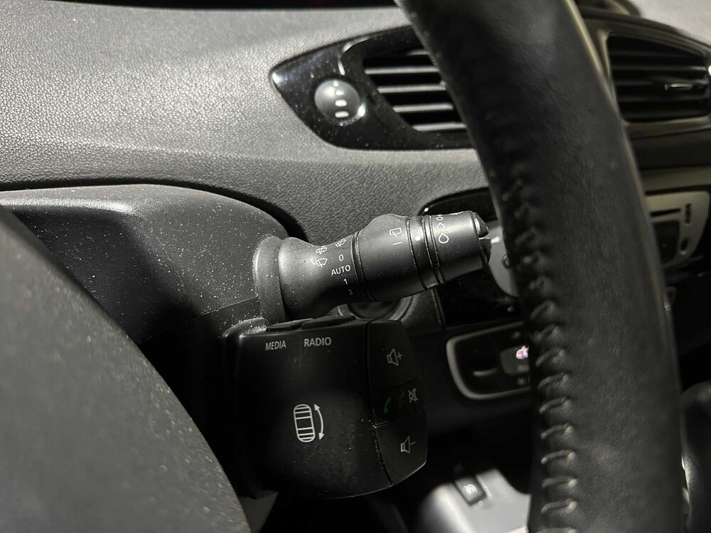 Renault Grand Scénic 2.0 Privilege 140pk 2013, 41-ZLG-9