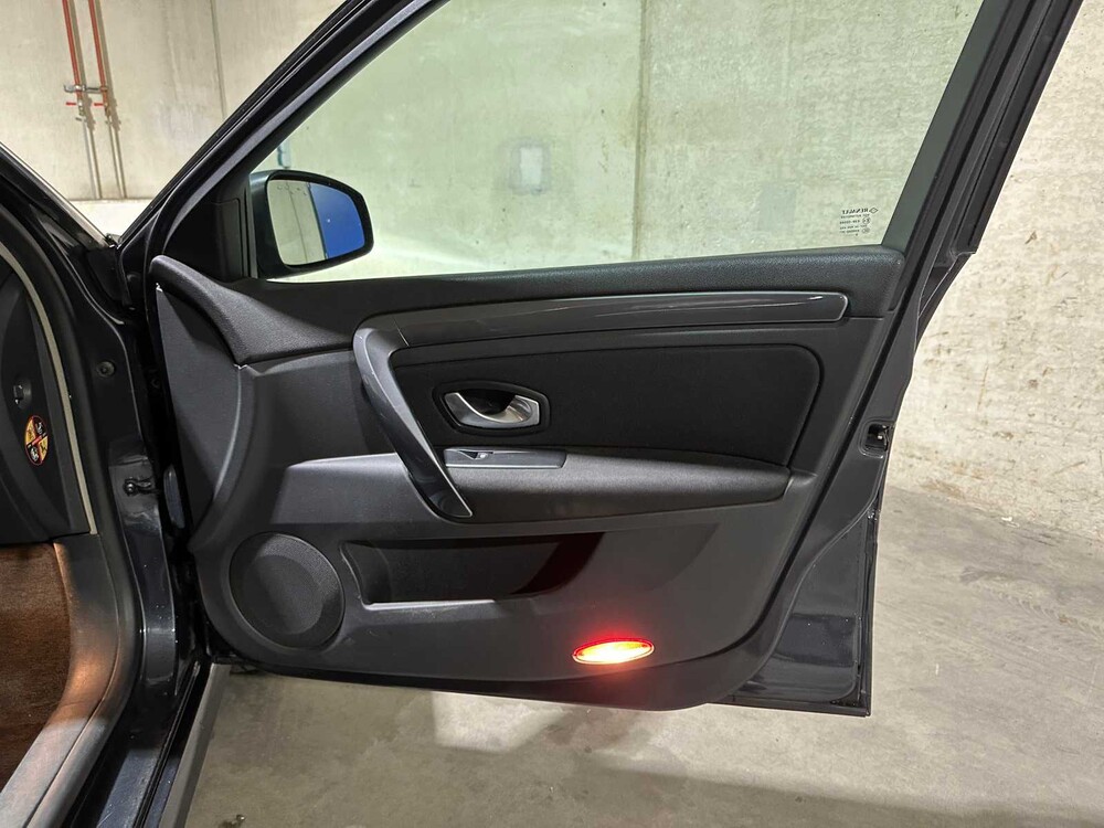 Renault Laguna Estate 2.0 Dynamique 140pk 2010, 36-NKG-6