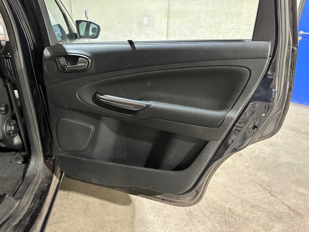 Ford S-Max 2.0 Trend 145pk 2010, 82-LGN-3