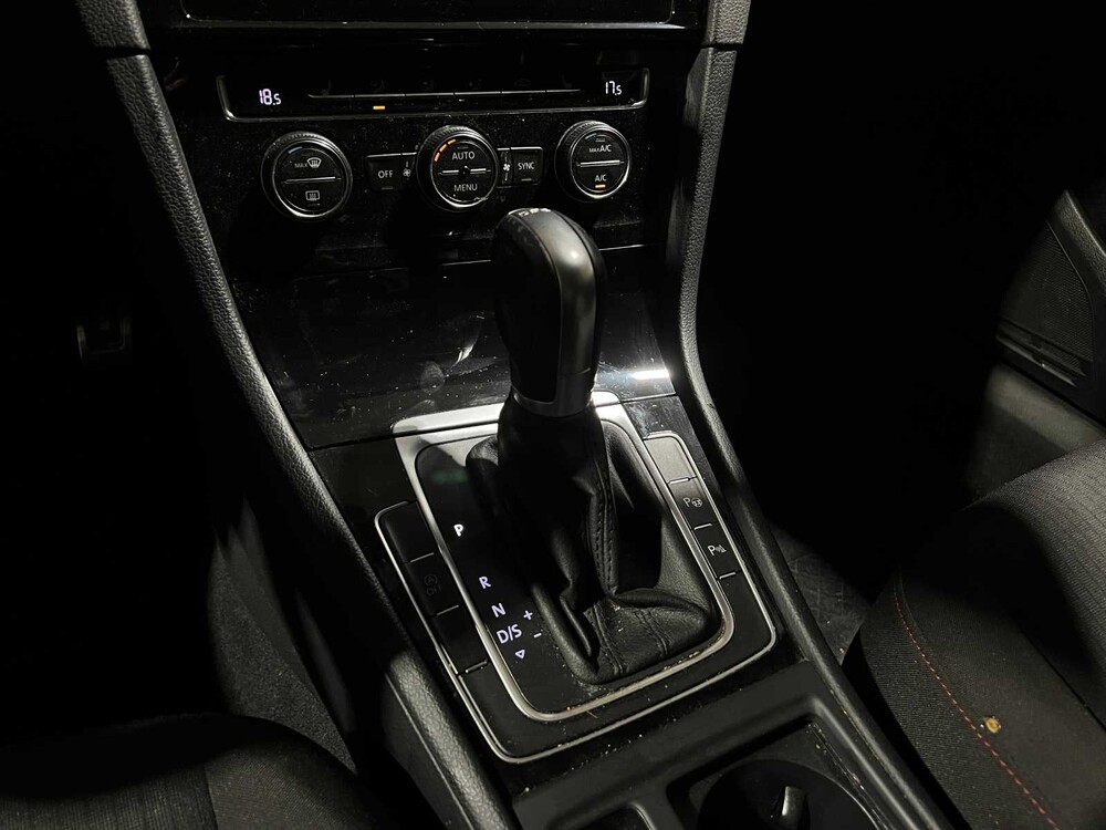 Volkswagen Golf 1.0 TSI Comfortline Business 110pk 2017, R-651-XH