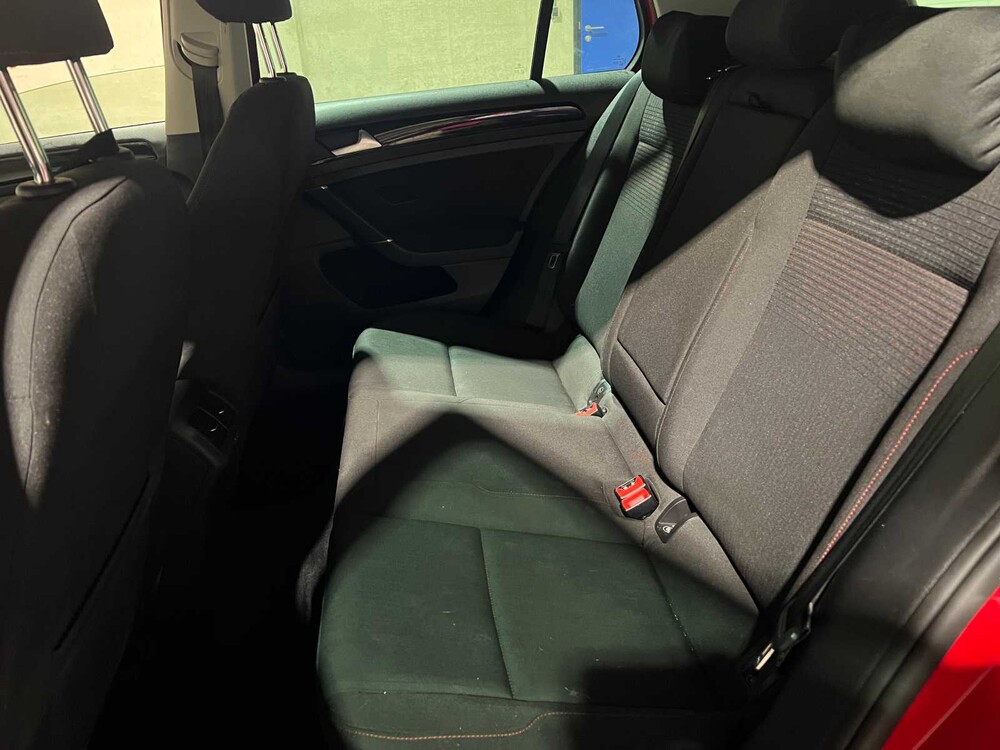 Volkswagen Golf 1.0 TSI Comfortline Business 110pk 2017, R-651-XH