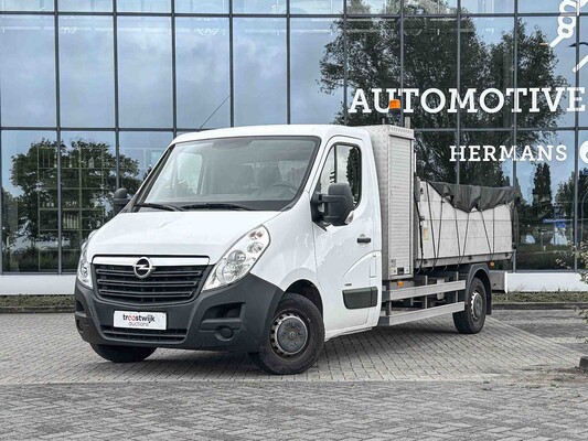 Passenger cars and commercial vehicles in Tiel