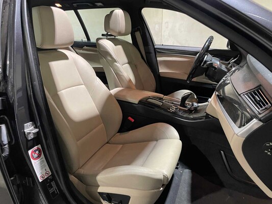 BMW 530d Touring Upgrade Edition 258pk 2013 5-serie, 60-ZLD-1