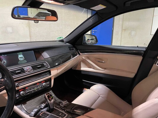 BMW 530d Touring Upgrade Edition 258pk 2013 5-serie, 60-ZLD-1