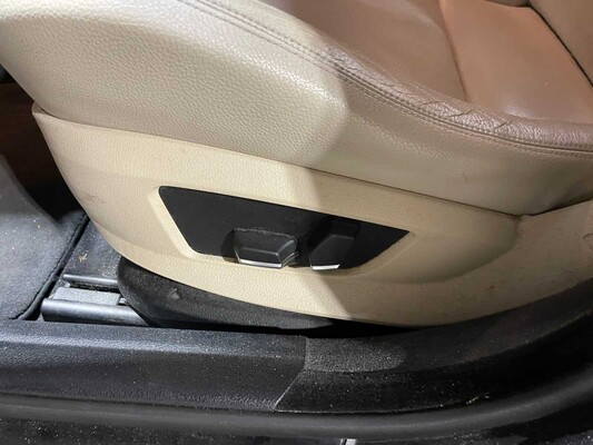 BMW 530d Touring Upgrade Edition 258pk 2013 5-serie, 60-ZLD-1