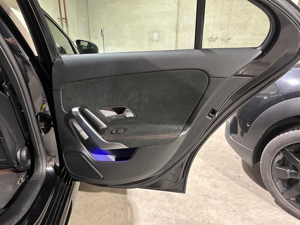 Mercedes-Benz A180 Limousine Premium Plus 136pk 2020, R-276-VV