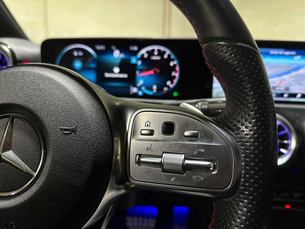 Mercedes-Benz A180 Limousine Premium Plus 136pk 2020, R-276-VV